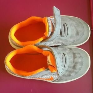 Toddler boys shoes like new cindition
